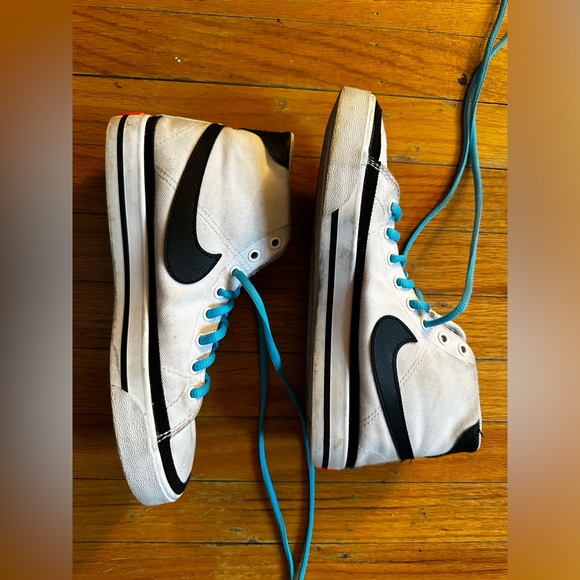 Nike Blazer - Picture 2 of 8